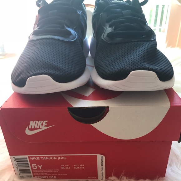 NIB Nike Tanjun Big Kid’s Sneaker - Picture 4 of 8